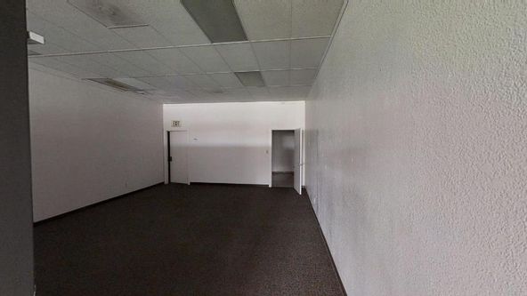 Move-In Ready Retail/Office Storefront @ Downtown Corner: 277 N 5th St, Coalinga, CA 93210